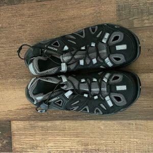 Merrell sandals size 7.5